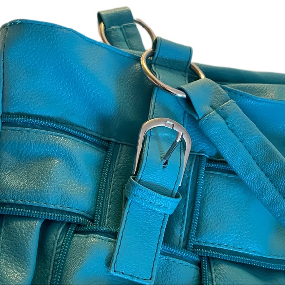Beautiful Turquoise Shoulder Bag - None Branded. Has a broken zipper inside. - Picture 3 of 6